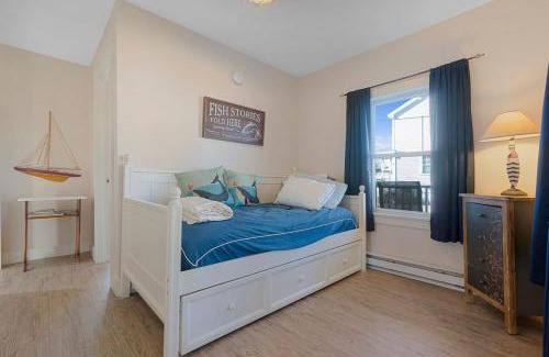 Camp Ellis House | Renovated Coastal Haven Camp Ellis Classic Escape
