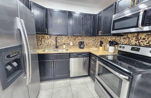 Northwest Orlando House | Renovated College Park home Sleeps10 close to WP