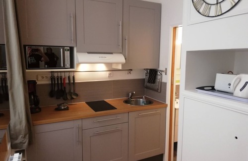 Rochefort Apartment | Renovated, comfortable studio near the spa (Zen)