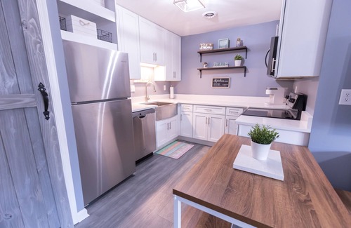 North Ocean City Condo | Renovated Condo w/Private Courtyard and Free WIFI