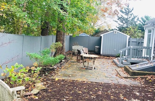West Chatham House | Renovated cottage 1 mile to beach in Chatham!