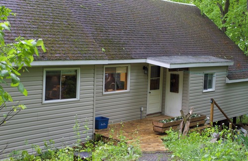 Tay Valley Cottage | Renovated Cottage On Beautiful Lot