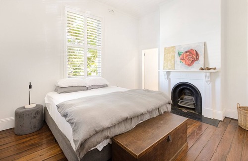 Maitland House | Renovated cottage w/fireplace, pool, pet friendly, close to cafes & Restaurants