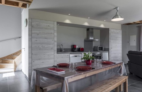 Chapeau Cottage | Renovated cottage with terrace, wood stove and Wifi in Chapeau