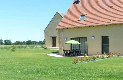 Chapeau Cottage | Renovated cottage with terrace, wood stove and Wifi in Chapeau
