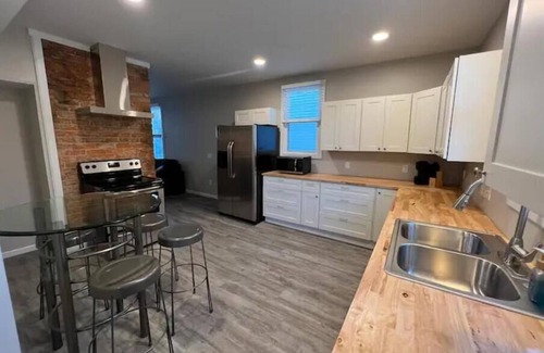 Covington House | Renovated Covington Home Near Devou w/King Bed, 5 minutes to Downtown Cincy!