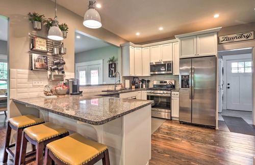 Vevay House | Renovated Craftsman House w/Patio & Fire Pit!