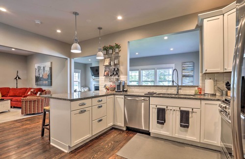 Vevay House | Renovated Craftsman House w/Patio & Fire Pit!