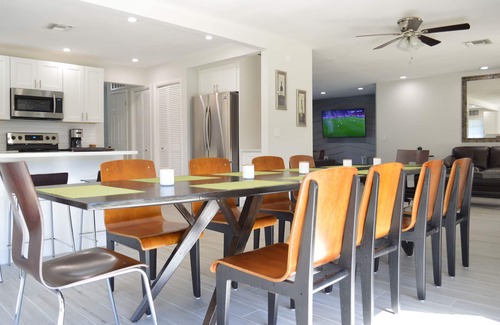 High Point House | Renovated Delray Beach Heated Pool House BBQ RV & Boat Parking