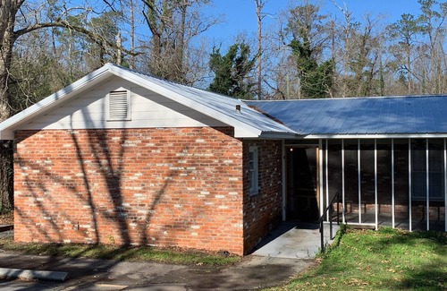 Hardwick House | Renovated duplex on former asylum campus