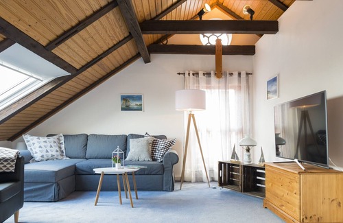 Cranz Apartment | Renovated duplex with stunning views and right on the water