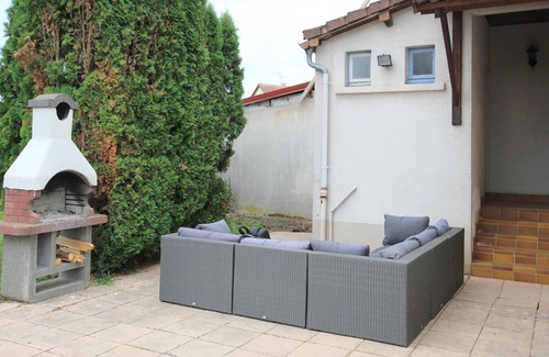 Luxeuil-les-Bains Apartment | Renovated Family Apartment with Garden & BBQ, Luxeuil-les-Bains
