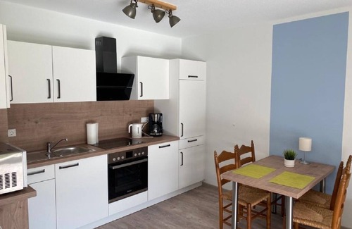 Lembruch Condo | Renovated, family holiday apartment - centrally located (2)