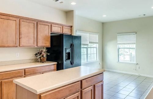 Taylors House | Renovated Family Home W/ Patio. 10 minutes from Downtown. Pet friendly!