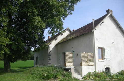 Palluau-sur-Indre Cottage | Renovated farm in peaceful setting with internet and large outdoor area