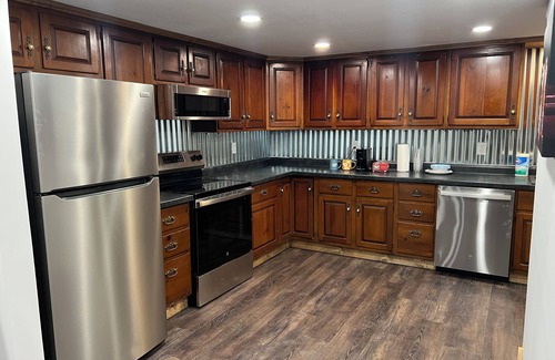 Maywood House | Renovated Farm House Style Ranch, 4 Bedroom 3 Bath, Peaceful Country Lane.