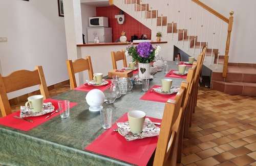 Cravant Bed & Breakfast | Renovated farm near Beaugency, 4 rooms, homemade breakfast, near Loire à Vélo