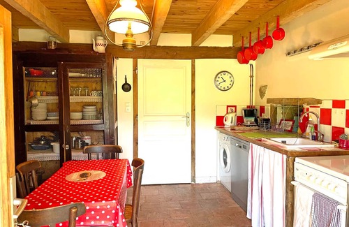 Beaune-d'Allier Cottage | Renovated Farmhouse with Modern Amenities, Sleeps 6, Pet-Friendly, Near Commentry
