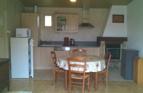 Aubigny-les-Clouzeaux Cottage | Renovated Farmhouse with Garden, Terrace, and Wifi on Active Farm