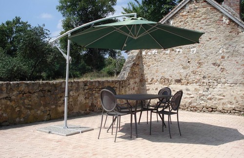Deux-Chaises Cottage | Renovated farmhouse, countryside, fireplace, private pond, garden, parking, internet