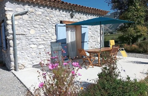 Savournon House | Renovated farmhouse in Savournon. Open countryside, at the foot of Jubeo mountain.