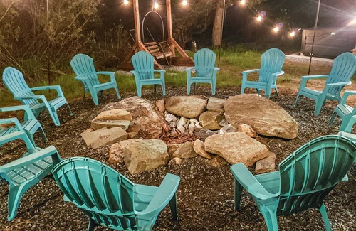 Mount Holly House | Renovated farmhouse near Okemo with fast WiFi, private hot tub & W/D