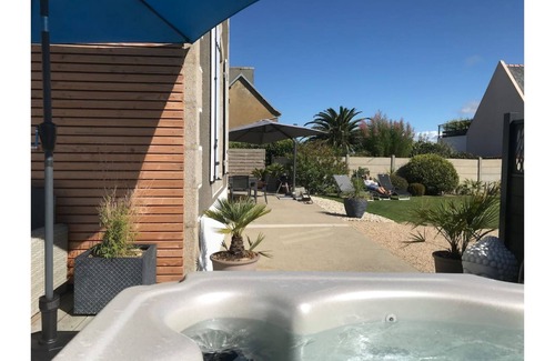 Sibiril House | Renovated fisherman's cottage in the heart of a small fishing port.