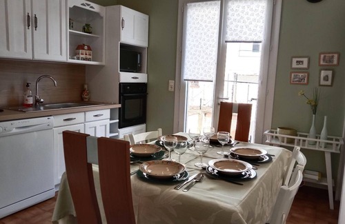 Bellerive-sur-Allier Cottage | Renovated Home with Modern Comforts, Near Vichy Center, 3 Bedrooms, All-Inclusive Amenities