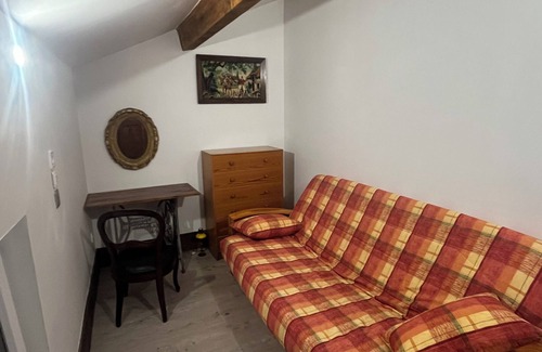 Saint-Martin-du-Mont House | Renovated house 7 minutes from the A40 motorway and 6 hiking trails.