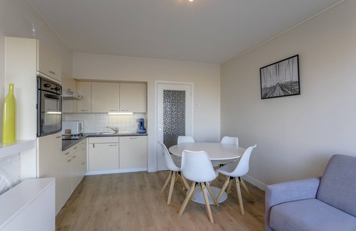 Koksijde-Bad Apartment | Renovated ground-floor apartment in Koksijde