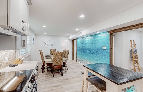 Del Mar Condo | Renovated Gulf-front apartment with amazing view & washer/dryer