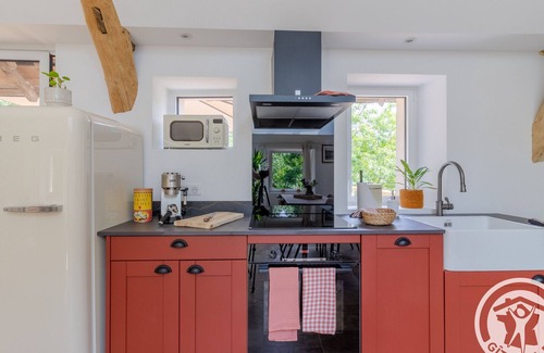 Chalonnes-sur-Loire Cottage | Renovated Holiday Home on Chalonnes Island, Terrace, BBQ, Bikes Available