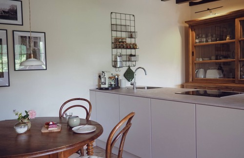 Cuncy-les-Varzy Cottage | Renovated historic stone house, cozy terrace - beautiful excursion destinations