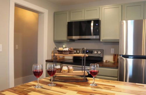 Romney Apartment | Renovated Historic 1870 Home 2 BR Suite on 1st Floor Full Amenities Firepit Deck