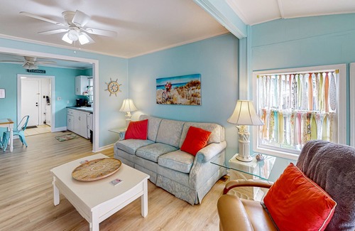 St. James Cottage | Renovated historic charmer close to the water with W/D & central AC