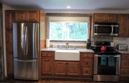 Victor House | Renovated Historic Cabin - Teton Views!