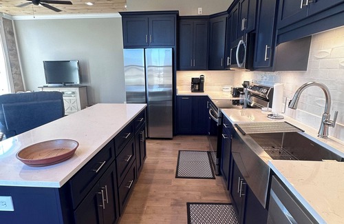 Hopkinsville Apartment | Renovated historic apartment in Hopkinsville near trails, shops, and dining.