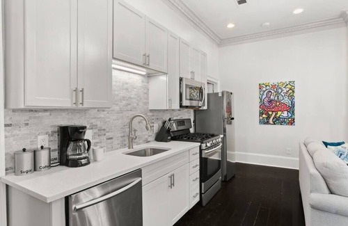 Faubourg Marigny Condo | Renovated Historic 2 Bedroom 2 Bath Condo