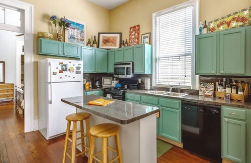 Lower Garden District Apartment | Renovated historic NOLA apartment in Lower Garden District