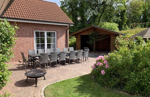 Blekendorf House | Renovated holiday home. Up to 15 people. Garden with outdoor sauna (optional)