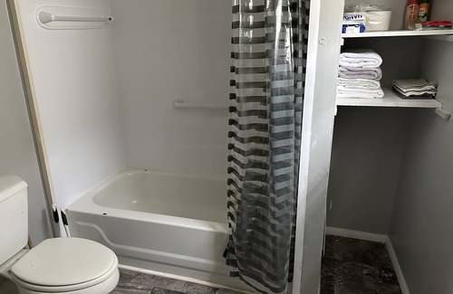 Springfield House | Renovated Home Away From Home