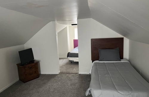 Springfield House | Renovated Home Away From Home