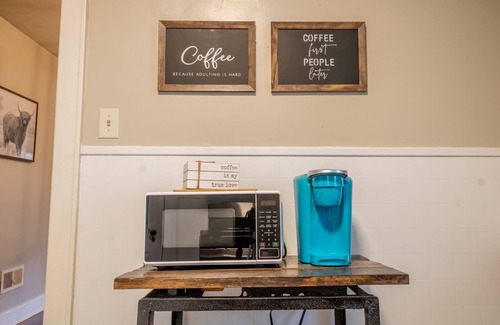 Marietta House | Renovated Home in Marietta, OH- close to downtown "Our Cozy Corner"