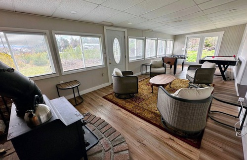 Twin Mountain House | Renovated home on snowmobile trail, firepit, mountain views,10 min from Bretton Woods, dog friendly!