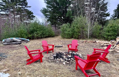 Twin Mountain House | Renovated home on snowmobile trail, firepit, mountain views,10 min from Bretton Woods, dog friendly!