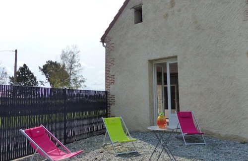 Cressanges Cottage | Renovated house for couple on farm with SPA