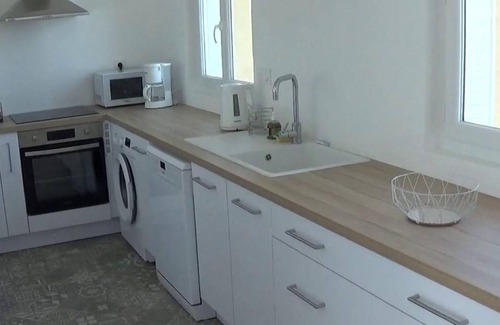 Coutansouze Cottage | Renovated house with garden, terrace, and Wi-Fi in Coutansouze