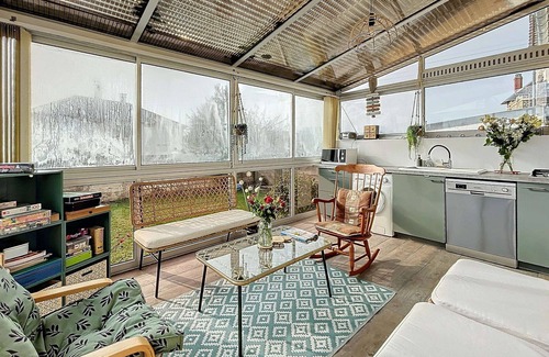 Granville House | Renovated house with garden, garage, parking and free WiFi