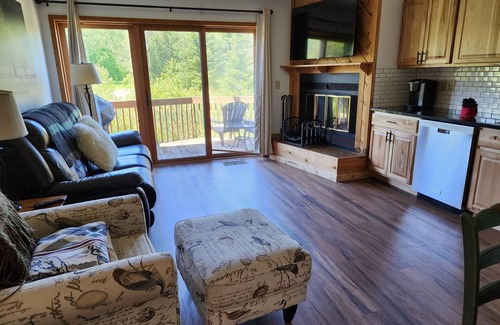 Mancelona Condo | Renovated kitchen 2 BR 2 bth SLP 6 Private association pool, close to Torch Lake