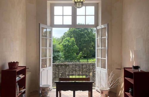 Fargues-sur-Ourbise House | Renovated medieval Château surrounded by truffle trees in SW France.